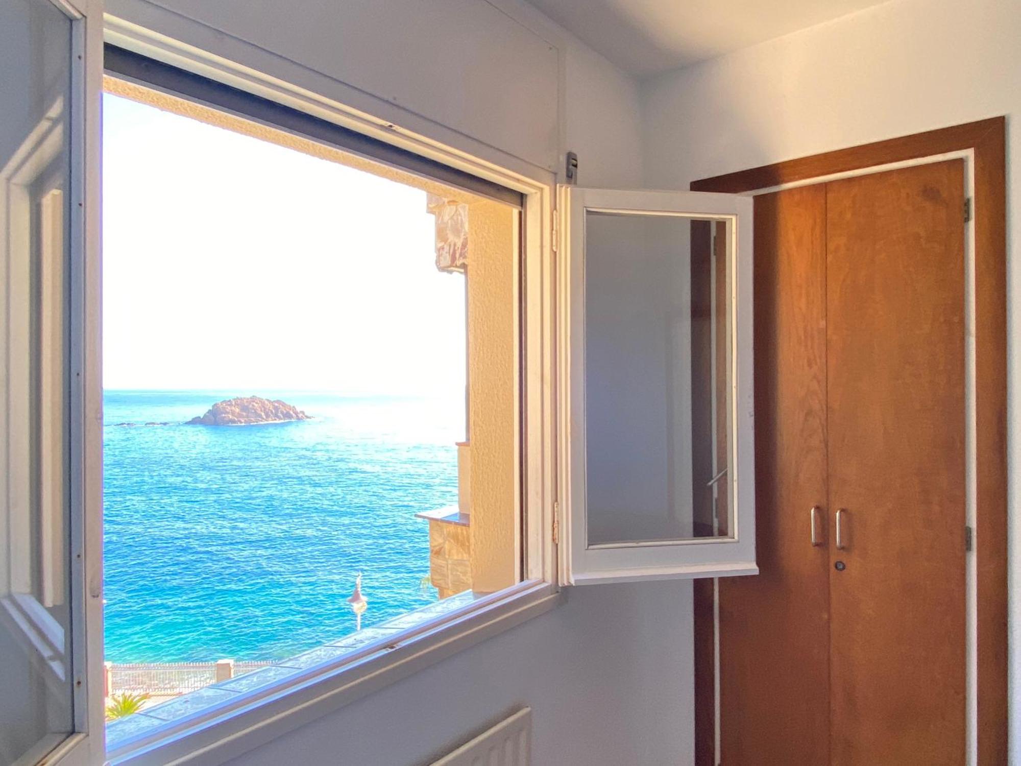 Magnificent Apartment At The Sea Front Of توسا ذي مار المظهر الخارجي الصورة