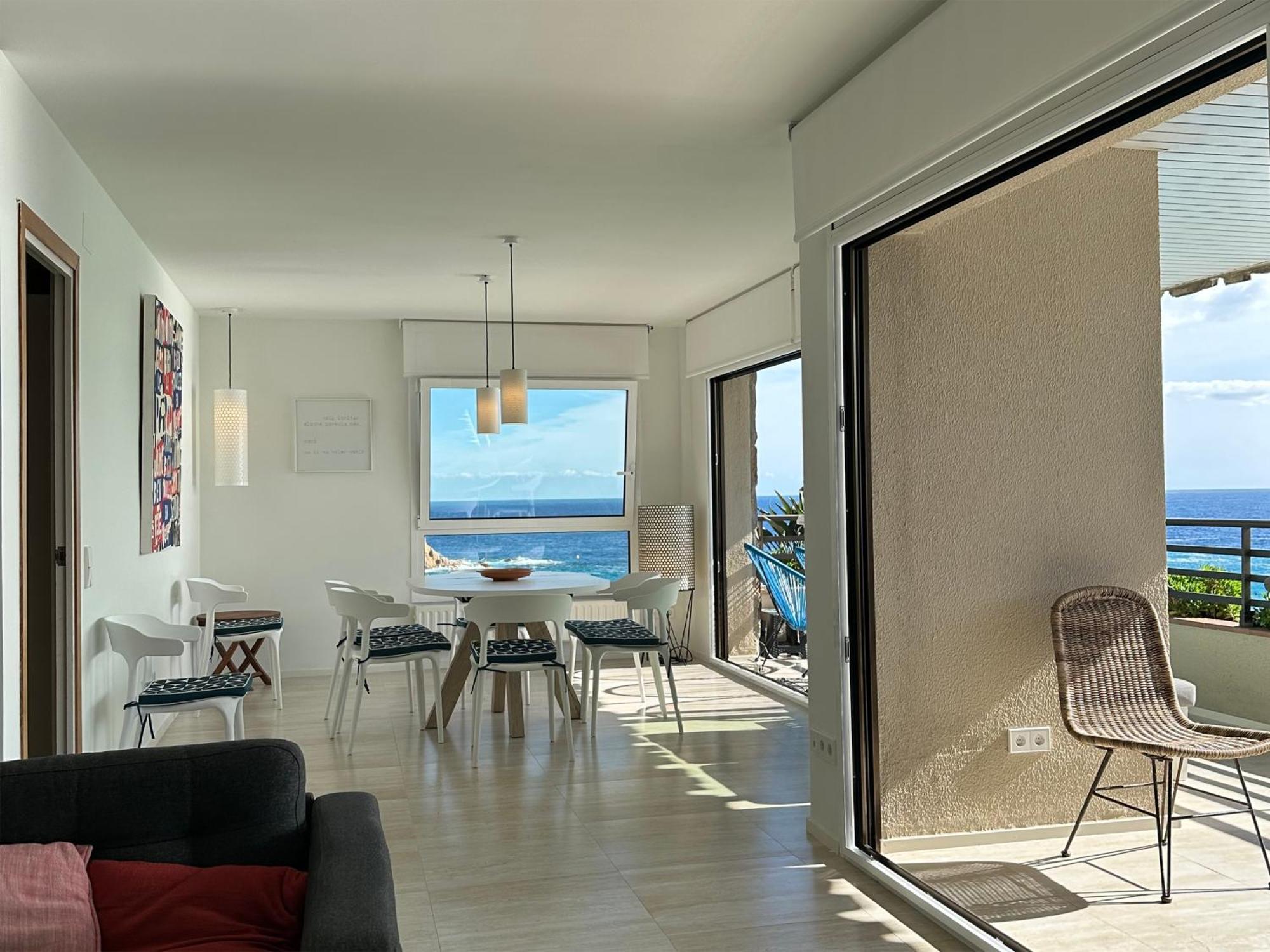 Magnificent Apartment At The Sea Front Of توسا ذي مار المظهر الخارجي الصورة