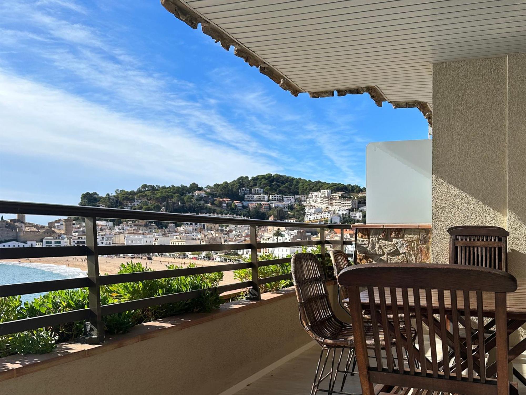 Magnificent Apartment At The Sea Front Of توسا ذي مار المظهر الخارجي الصورة